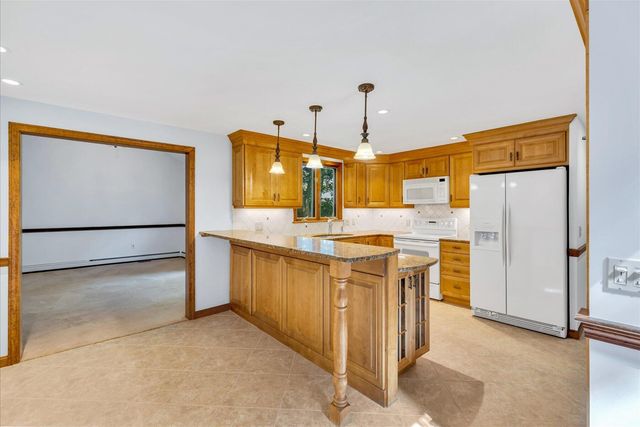 94 Stratford Lane, Yarmouth Port, MA 02675