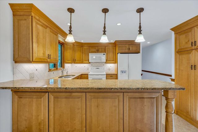 94 Stratford Lane, Yarmouth Port, MA 02675