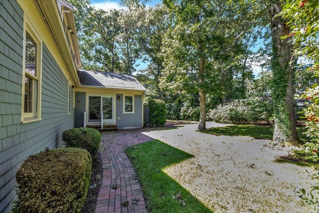 94 Stratford Lane, Yarmouth Port, MA 02675