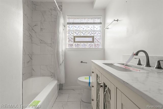 20295 Huntington Road, Detroit, MI 48219