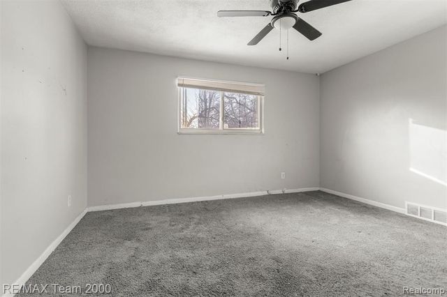 20295 Huntington Road, Detroit, MI 48219