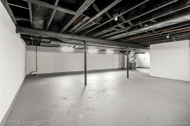 20295 Huntington Road, Detroit, MI 48219