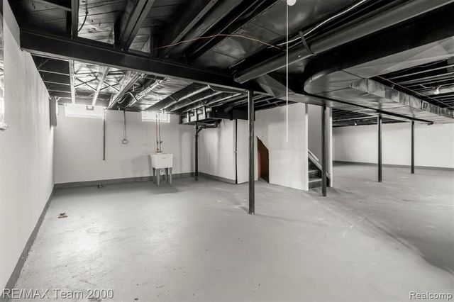 20295 Huntington Road, Detroit, MI 48219