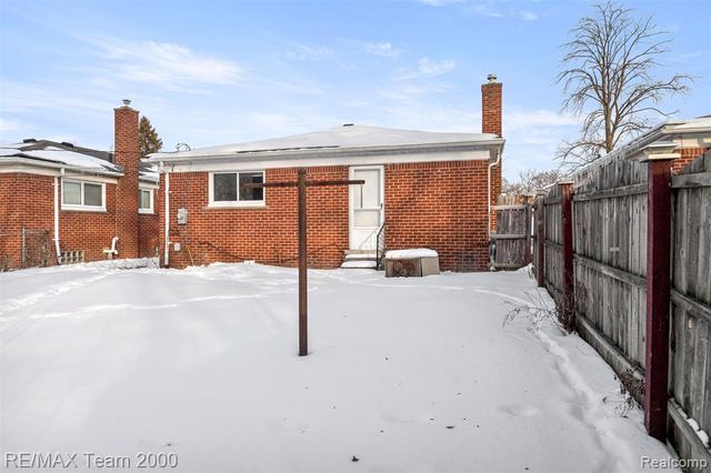 20295 Huntington Road, Detroit, MI 48219