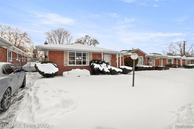20295 Huntington Road, Detroit, MI 48219