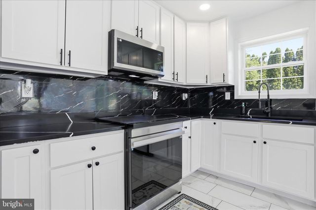 15 CANTERBURY DR, Chambersburg, PA 17201