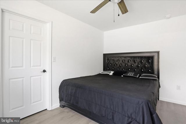 15 CANTERBURY DR, Chambersburg, PA 17201