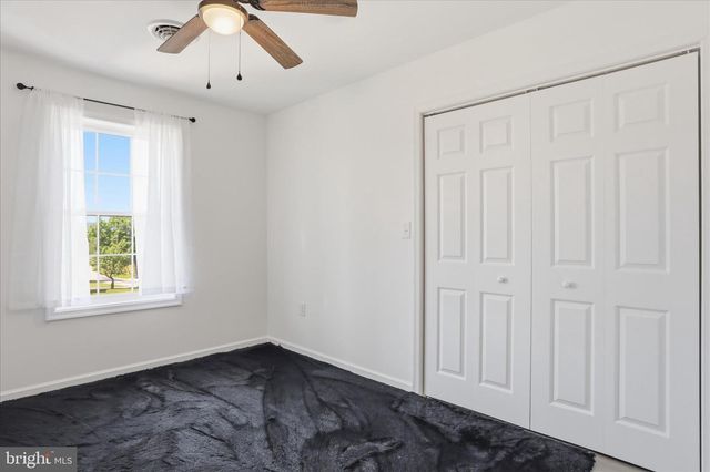 15 CANTERBURY DR, Chambersburg, PA 17201
