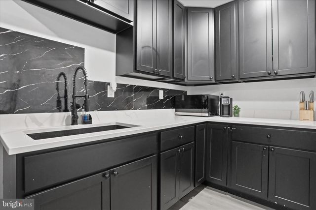 15 CANTERBURY DR, Chambersburg, PA 17201