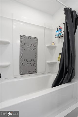 15 CANTERBURY DR, Chambersburg, PA 17201