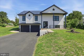 15 CANTERBURY DR, Chambersburg, PA 17201