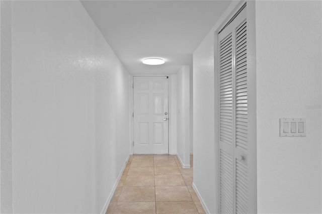 10399 PARADISE BOULEVARD 106B, Treasure Island, FL 33706