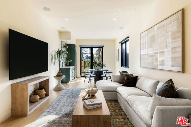 1008 S Bundy Drive, Los Angeles, CA 90049