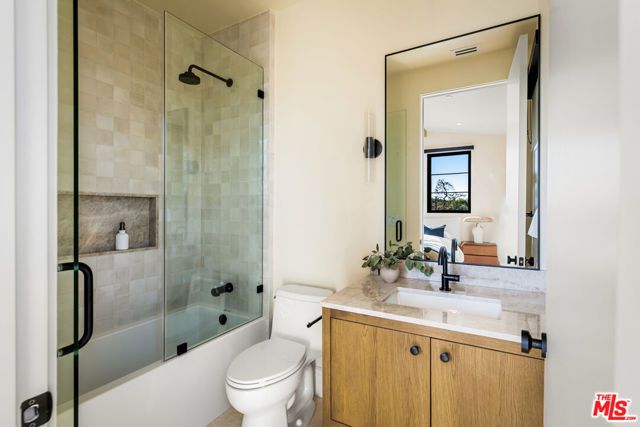 1008 S Bundy Drive, Los Angeles, CA 90049