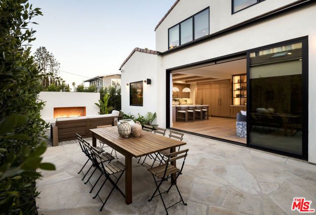 1008 S Bundy Drive, Los Angeles, CA 90049