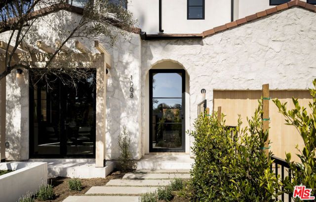 1008 S Bundy Drive, Los Angeles, CA 90049
