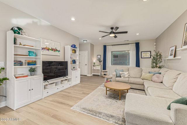 793 W TRELLIS Road, Queen Creek, AZ 85140