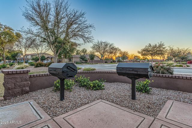 793 W TRELLIS Road, Queen Creek, AZ 85140