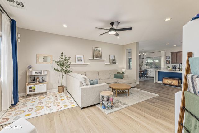 793 W TRELLIS Road, Queen Creek, AZ 85140