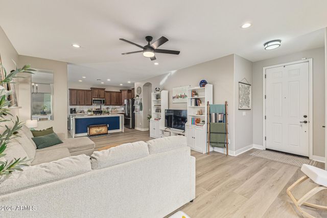 793 W TRELLIS Road, Queen Creek, AZ 85140