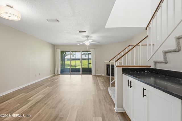 7623 BAYMEADOWS Circle W 2022, Jacksonville, FL 32256