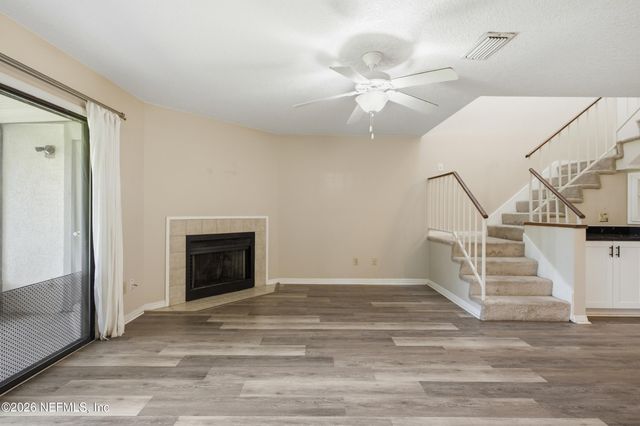 7623 BAYMEADOWS Circle W 2022, Jacksonville, FL 32256