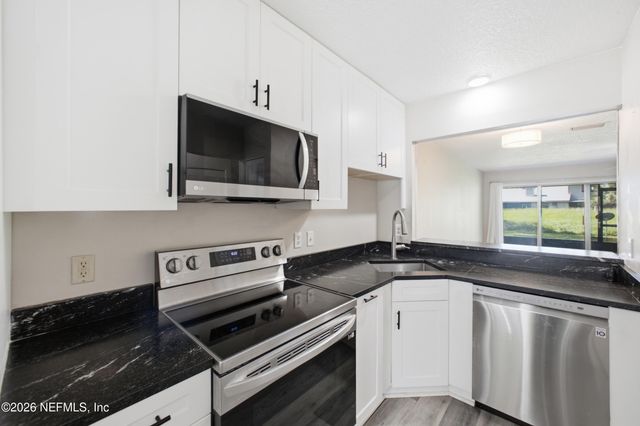7623 BAYMEADOWS Circle W 2022, Jacksonville, FL 32256