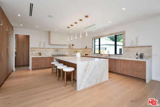 112 S Valley Street, Toluca Lake (los Angeles), CA 91505