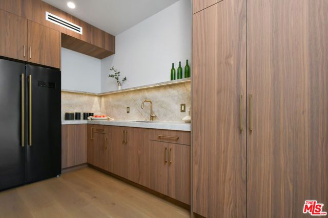 112 S Valley Street, Toluca Lake (los Angeles), CA 91505