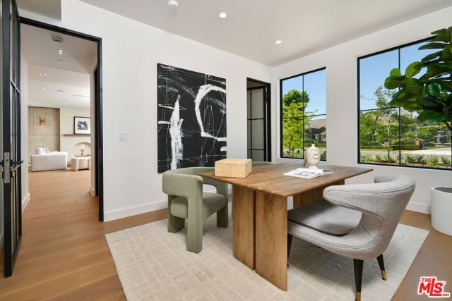 112 S Valley Street, Toluca Lake (los Angeles), CA 91505