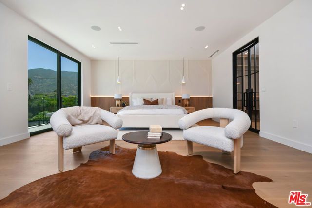 112 S Valley Street, Toluca Lake (los Angeles), CA 91505