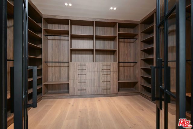 112 S Valley Street, Toluca Lake (los Angeles), CA 91505