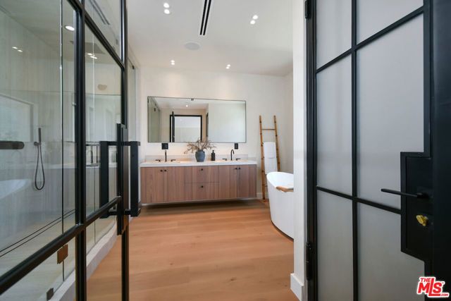 112 S Valley Street, Toluca Lake (los Angeles), CA 91505