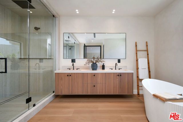 112 S Valley Street, Toluca Lake (los Angeles), CA 91505