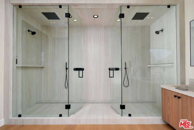 112 S Valley Street, Toluca Lake (los Angeles), CA 91505