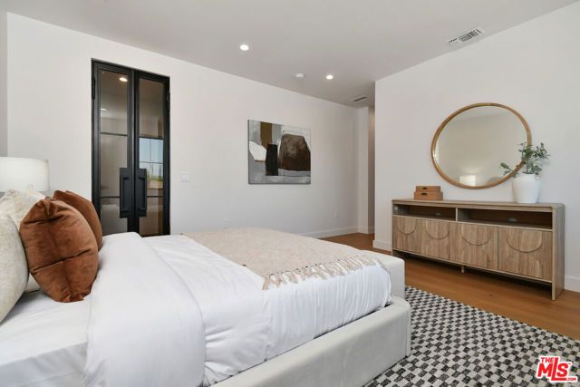 112 S Valley Street, Toluca Lake (los Angeles), CA 91505