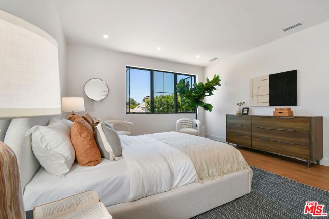 112 S Valley Street, Toluca Lake (los Angeles), CA 91505