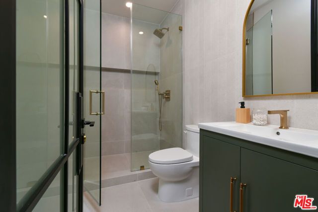 112 S Valley Street, Toluca Lake (los Angeles), CA 91505