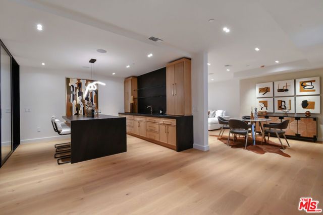 112 S Valley Street, Toluca Lake (los Angeles), CA 91505