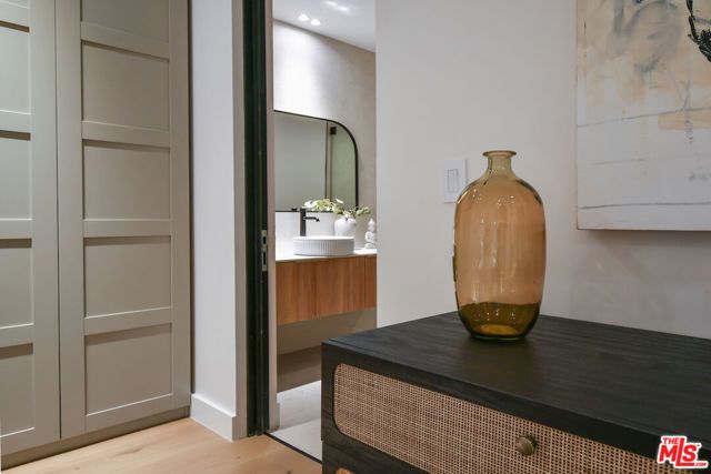 112 S Valley Street, Toluca Lake (los Angeles), CA 91505