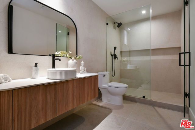 112 S Valley Street, Toluca Lake (los Angeles), CA 91505