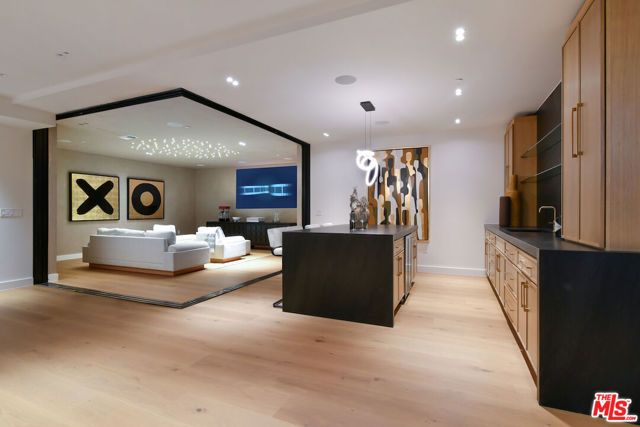 112 S Valley Street, Toluca Lake (los Angeles), CA 91505