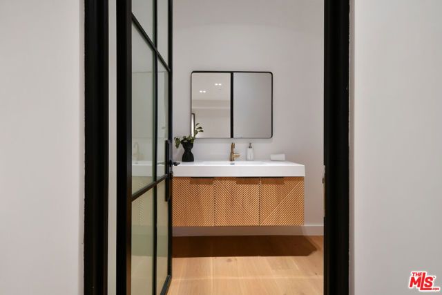 112 S Valley Street, Toluca Lake (los Angeles), CA 91505