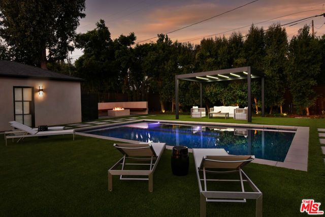 112 S Valley Street, Toluca Lake (los Angeles), CA 91505