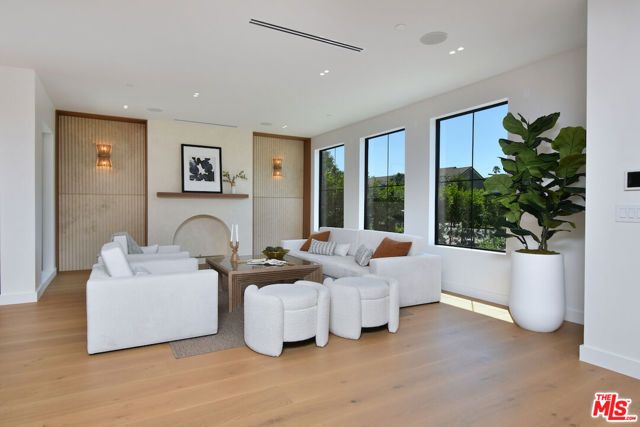 112 S Valley Street, Toluca Lake (los Angeles), CA 91505