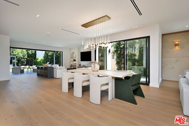 112 S Valley Street, Toluca Lake (los Angeles), CA 91505