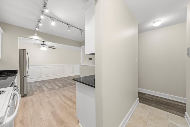 7100 W 95th Street 312, Oak Lawn, IL 60453