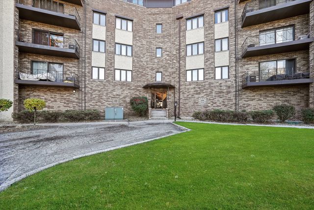 7100 W 95th Street 312, Oak Lawn, IL 60453