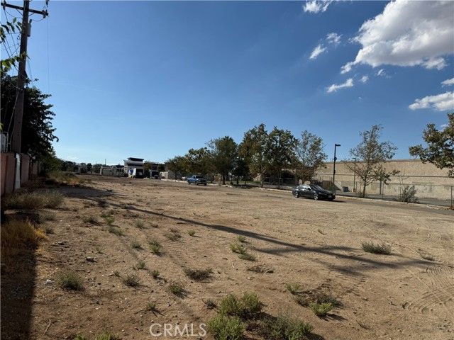 8539 W Avenue L, Lancaster, CA 93536