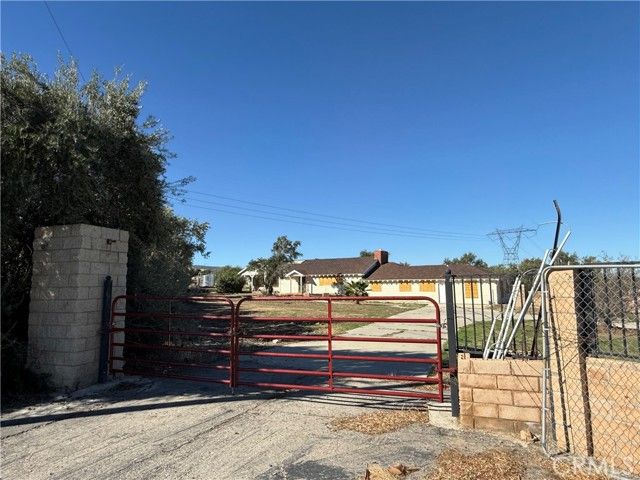 8539 W Avenue L, Lancaster, CA 93536